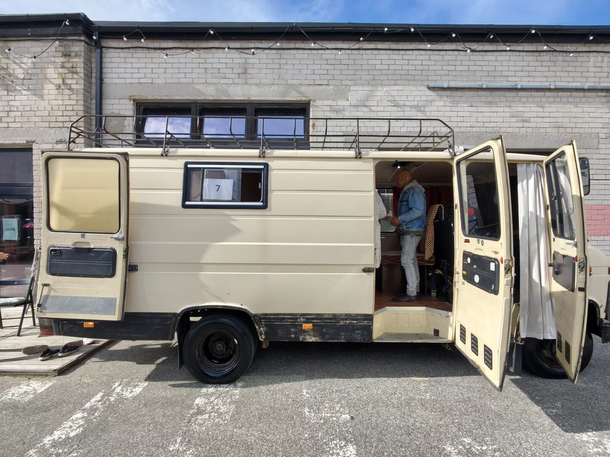 Mercedes T2 minibus in beige paint with a roof rack